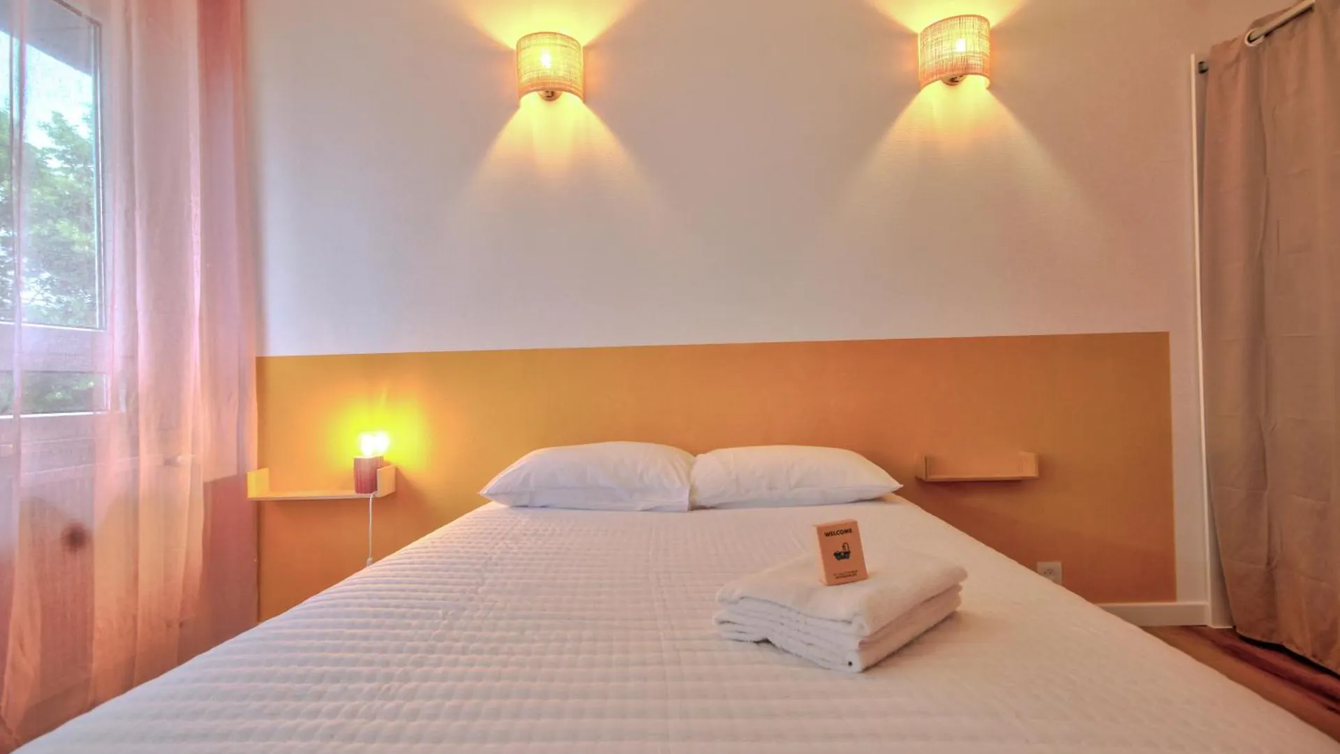 Suite T6 Rennes - Ideal Entreprises & Familles Fransa