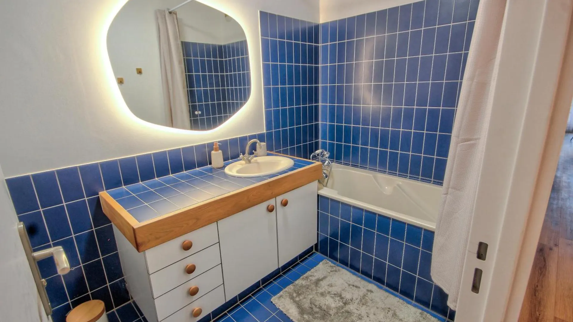 Suite T6 Rennes - Ideal Entreprises & Familles Daire
